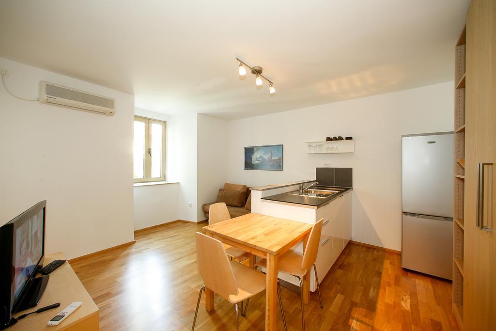 Apartments Harbour Senj  Chambre photo